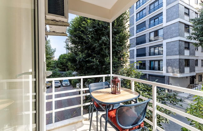 Spacious Flat w Balcony 3 min to Bagdat Ave - Foto 1