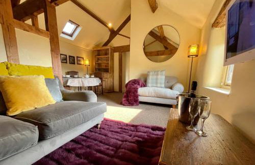 Cosy 2 bedroom apartment, terrace with Hot Tub 8am - 10pm plus private daily use of indoor pool and sauna 1 hour - Photo 11