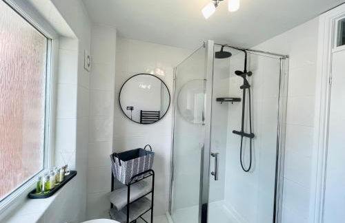 Modern Home, Close to the City Centre with Parking - Foto 5