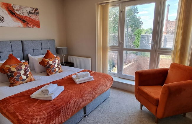 Town Center 4 Bedroom 4 bathroom House - Foto 3