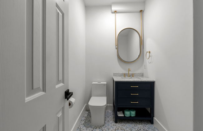 Luxurious Home with Theatre Room - Foto 34