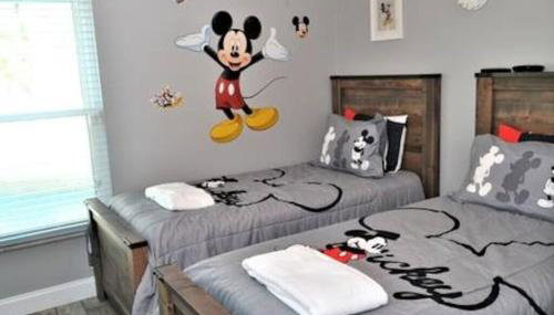Luxury Retreat with 2 Master Suites Pool & Hot Tub BBQ Pool Table 2 Miles Disney - Foto 2