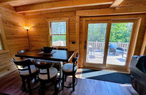 31R Brand new log home on quiet side street in Bethlehem, close to Main Street! 20 min to skiing - Foto 57