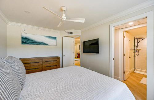 Upscale Naples Condo with Pool Access Walk to Pier! - Foto 16