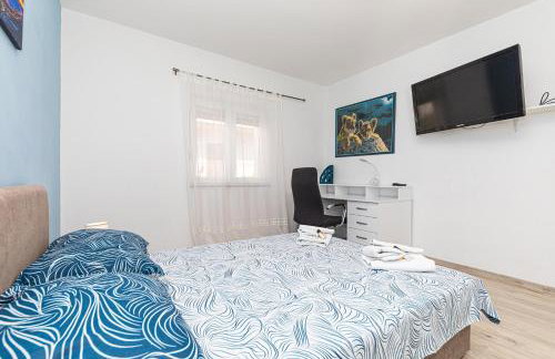 Apartman Luci - Private Heated pool - Photo 36