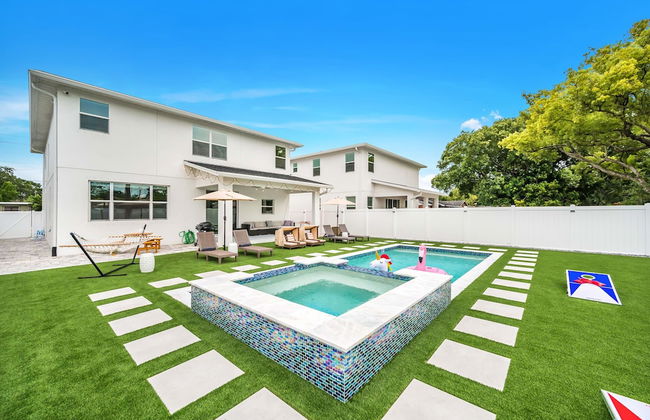 Luxury Home w Heated Pool, Gym, Playground & More! - Foto 40