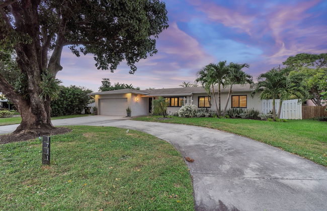 Coastal Retreat Stylish 4 BDR w/ Private Pool! - Foto 43