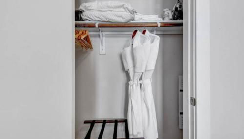 Vibrant Downtown Studio Wifi Pool Gym - Photo 5, Other