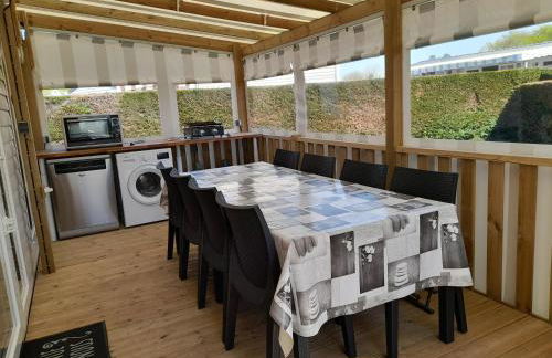 Mobil home camping les Charmettes 4 étoiles les MATHES en Charente Maritime prés du ZOO de la Palmyre 8 personnes tout confort 3 chambres 2salles de bains 2 WC Lave linge lave vaisselle Climatisation bien situé - Foto 14