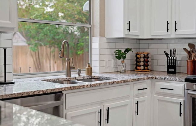 Sun Filled Home Pool & HotTub Gameroom - Foto 6