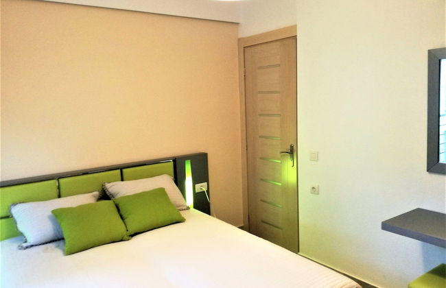 All Saints Villas - Photo 10