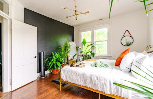 Jungle House Chillicothe Sleeps 24 Downtown Ohio Free Parking - Walk to Historic District - 5BR Luxury Home - Pet Friendly - King Beds - Over 5,800 Five Star Stays - Foto 63