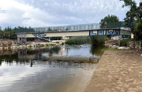 Cómodo chalet en la playa con gran patio exterior cerca del MET Y Campo de Golf - Photo 35
