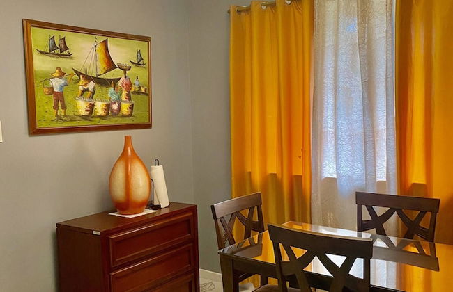 House w 3 Bedrooms And 3 Baths - Free Parking - Photo 24