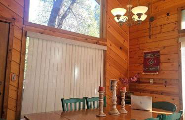 Peaceful Mountain Cabin with Private Lake and Game Room Near Long Barn, California - Foto 11