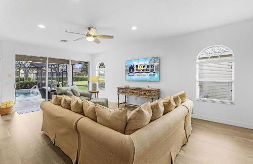 Relax, Play & Unwind in Paradise! Poolside Fun & Resort Vibes - Villa Sail Away - Foto 14