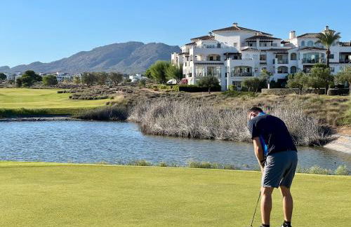 Stunning apartment with overflow pool and golf view - Foto 34