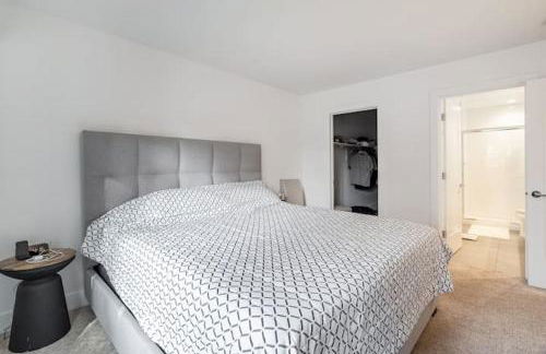 Sharon Green apartments by FantasticStay - Photo 73