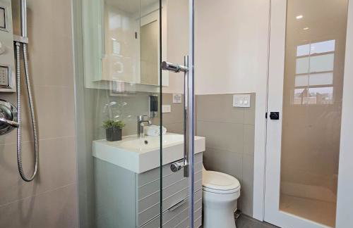 Bright Modern 2-bedroom apartment - Prime Astorioa - near subway - Foto 5