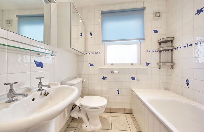 House - Sleeps 8 - Garden - Children's Play Area - Foto 21