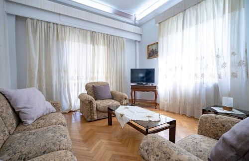 Retro 2-Bdrm House Near Metro in Heraklion by ΜΡS - Foto 31