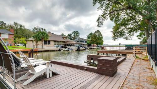 Dock and Outdoor Entertainment Home on Lake Conroe - Foto 3