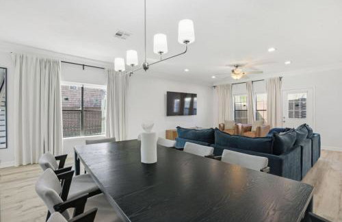 O18A Spacious 3BR Sleeps 10 Two Living Areas Houston - Foto 32