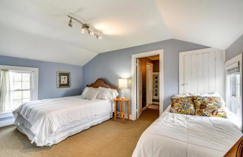 Lakefront Cayuga Retreat with Private Deck and Hot Tub - Foto 32