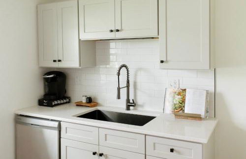 5 Min to Adventureland and Casino - Fenced in yard - Foto 4