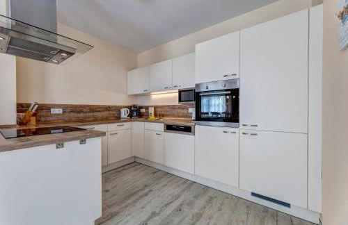 Ferienhaus Meinholdstraße mit eigener Sauna, Kamin, 4 Schlafzimmern ca 500m vom Ostseestrand - Foto 6