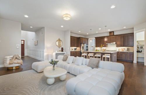 Luxury Home, 5BR, 4BT, Near Portland DT, Game Room, Nature Trails - Foto 2
