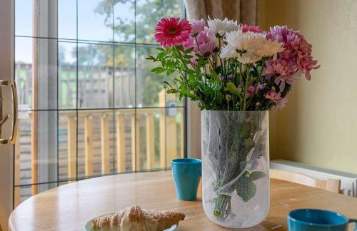 Greendale Splash Escape - No Commercial Sign written Vehicles,Fishing Nearby & Communal Swimming Pool Open April to September - Foto 23