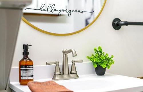 Jungle House Luxury Homes - Columbus Downtown Short North - Walk to Convention Center & Nationwide Arena - Sleeps up to 10 - Free Parking - Over 5,800 Five Stars - Foto 24