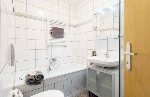 Wohnung mit Blick auf die Zitadelle Petersberg - 3 Zimmer - Foto 16