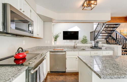 6 Mi to Dtwn Arvada Home with Hot Tub and Yard - Foto 9