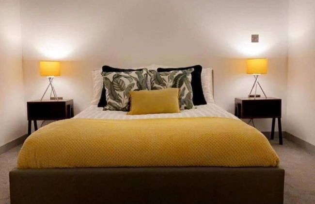 Doncaster City Centre Deluxe - Photo 2