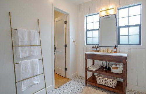 Designer 2 bed near Universal sleeps 8 hot tub - Foto 26