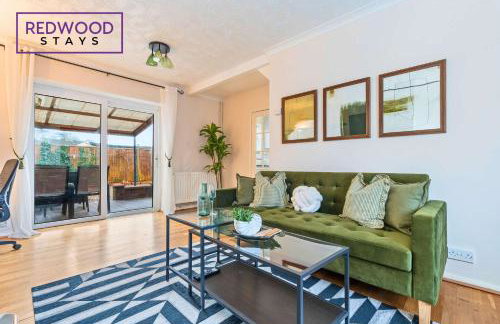 Cosy 3-Bedroom Serviced House with Free Fast WiFi and Parking for 2 Cars By Redwood Stays - Foto 7