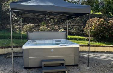 Cowslip Cottage Serenity with Jacuzzi - Photo 6