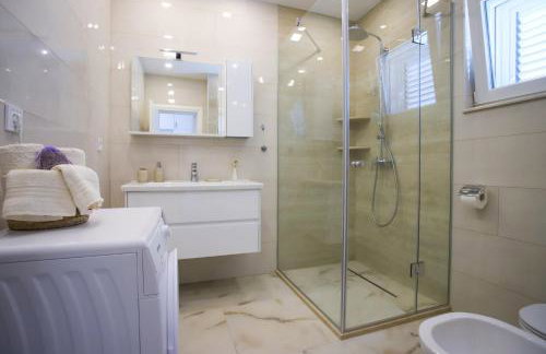 Elegant Holiday House 3D by the Sea with pool and included breakfast - Photo 23