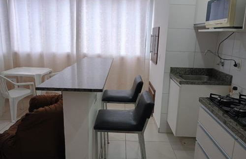 Apto12 com WIFI garagem e 100 metros da Av Brasil - Foto 8