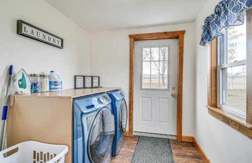 Cozy New York Farmhouse with Porch, Grill and Fire Pit - Foto 17