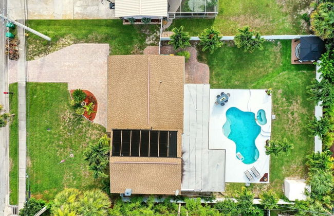 Kiss the Wave - Spacious 4BR 3BA w Pool hot tub - Foto 46