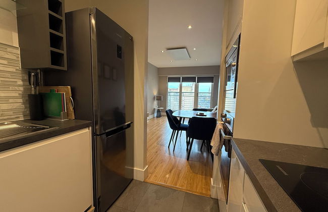 The Cardiff Apartment - Photo 6