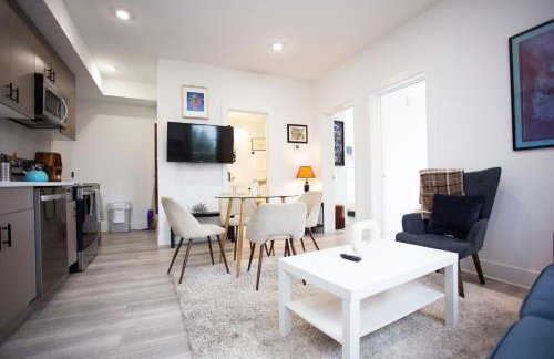 It's a Corner unit with cool City Skyline views! - Foto 1