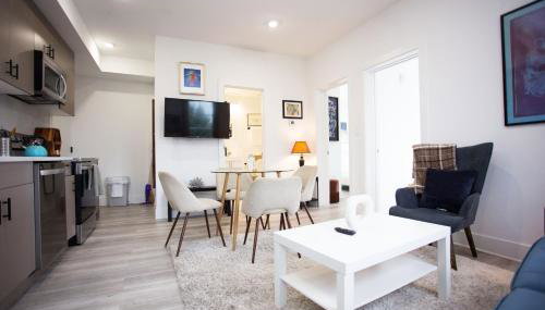 It's a Corner unit with cool City Skyline views! - Foto 1