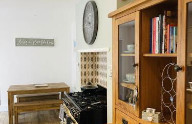 Ocean Terrace, Ilfracombe, 4 bedrooms, Sleeps 8, Stunning Sea Views, Parking, Garden, Pet Friendly - Foto 10