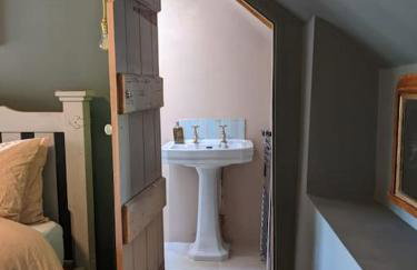 Stylish 3 bed Cotswold cottage with stunning views - Foto 11