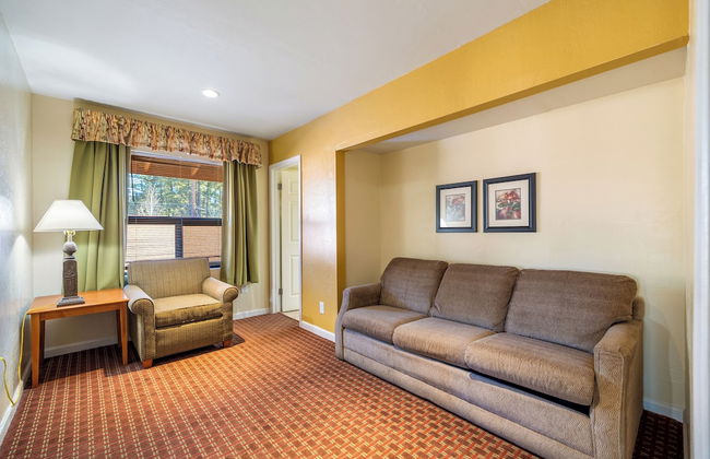 Roundhouse Resort - Photo 41