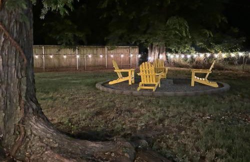 Charming Yellow Door House Steps from OU - Photo 36